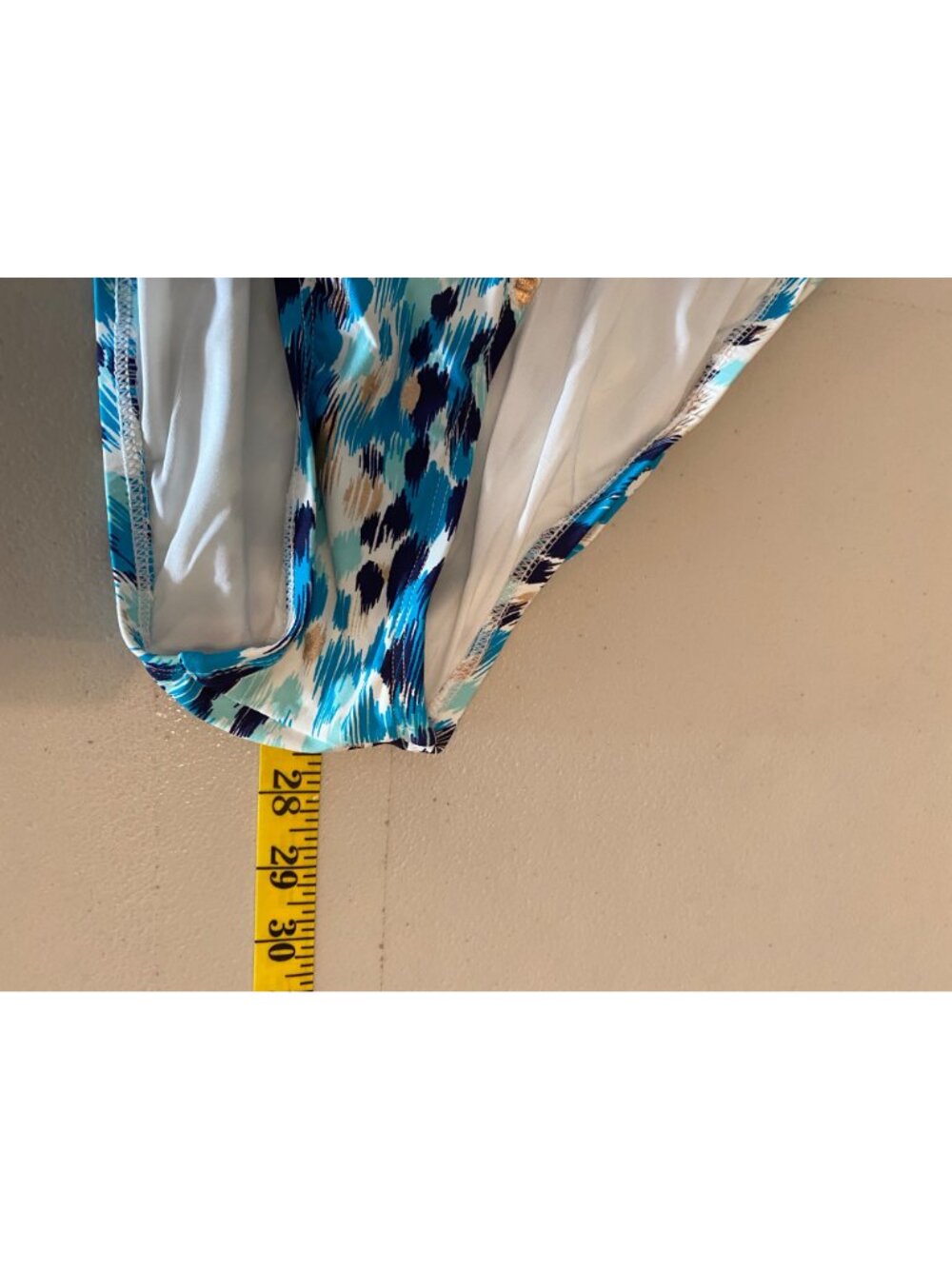 La Blanca Ruffle One-Piece Swimsuit Lace-Up Back Blue Abstract Print Medium - Picture 4 of 7